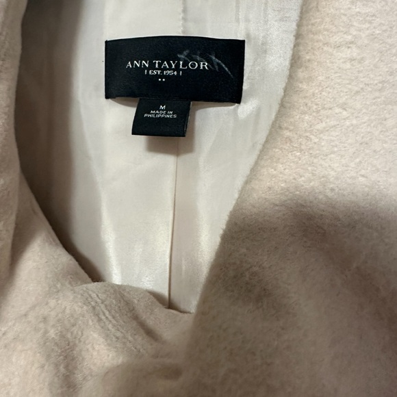 Ann Taylor Wool Blend, Women’s Coat, Size M. - Picture 3 of 6